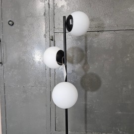 Lampa podłogowa ze szkła opalowego Lilly