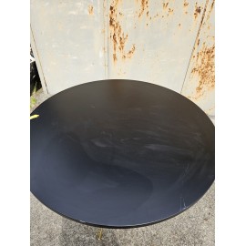 stół magis czarny okrągły złote nogi 120x75
