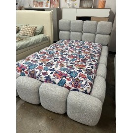 Łóżko Tayla jasnoniebieskie boucle 120x200