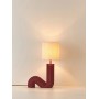 Lampa stołowa bordowa falisty kształt klosz beżowy Luomo