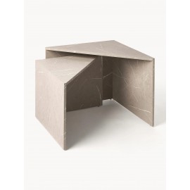 Stoliki pomocnicze o wyglądzie trawertynu Vilma